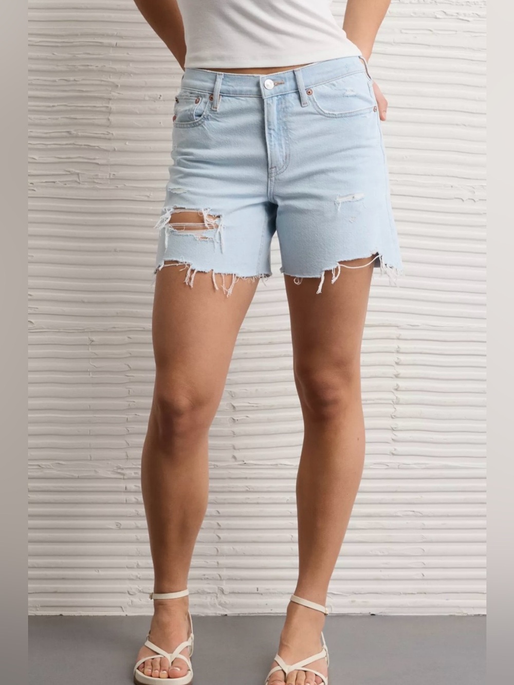 NWT American Eagle Strigid Light Blue Super High Rise Distressed Jean Shorts